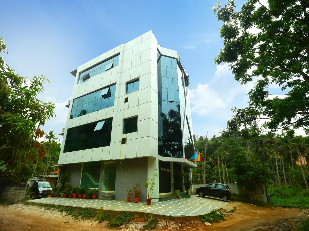 Oyo 9557 Near Kims Hospital Hotel Thiruvananthapuram Exterior foto